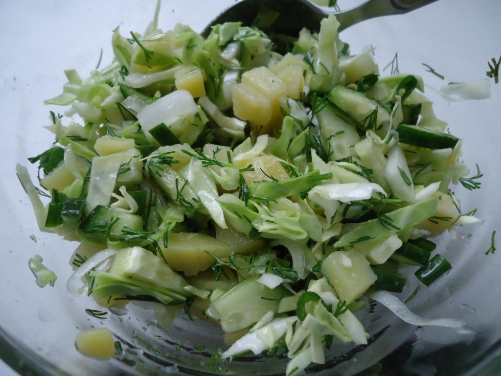 Картофельный салат с капустой