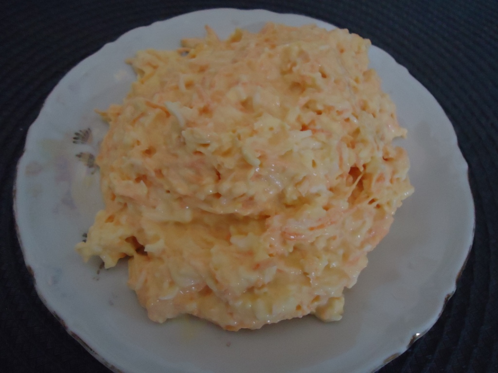 Морковный салат с чесноком Морковный салат с чесноком