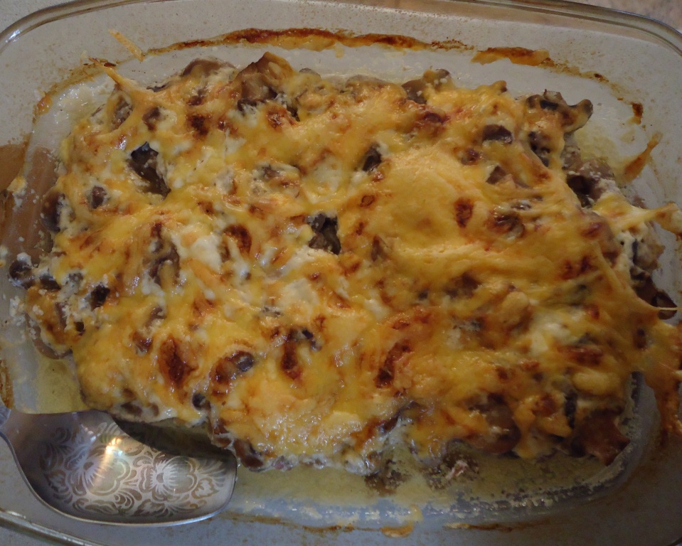Мясо по-французски с шампиньонами