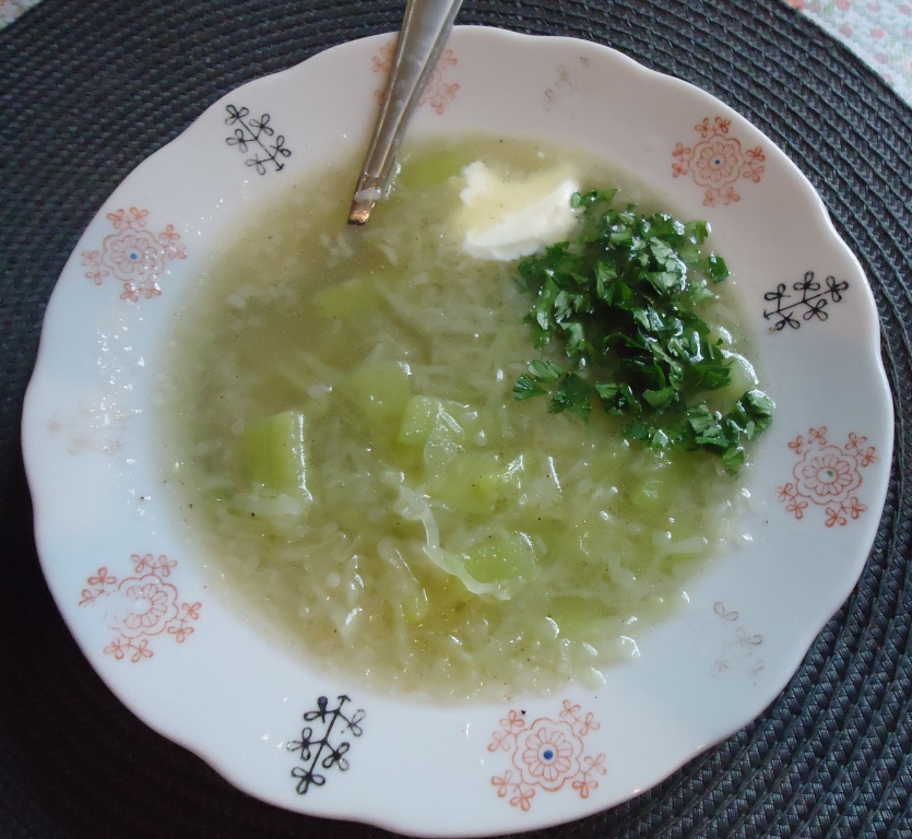 Суп с огурцами