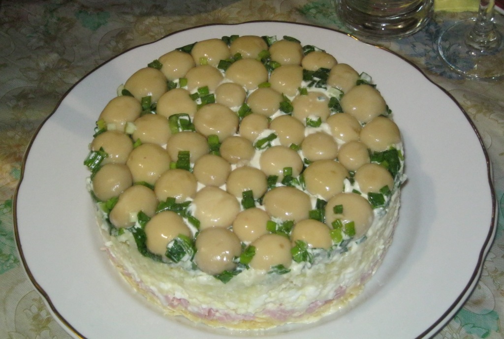 Закусочный торт с шампиньонами